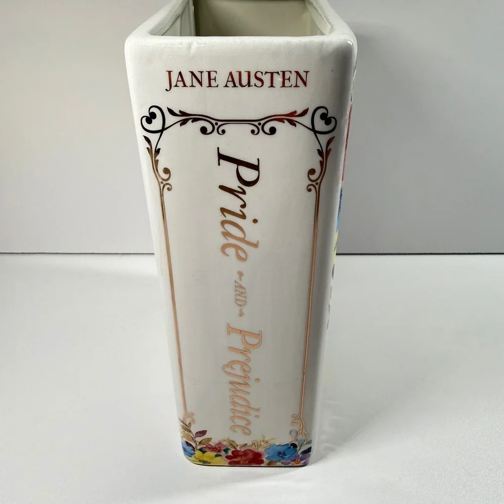 OneDesign Home Pride & Prejudice Jane Austen Ceramic Book Vase Floral White NEW